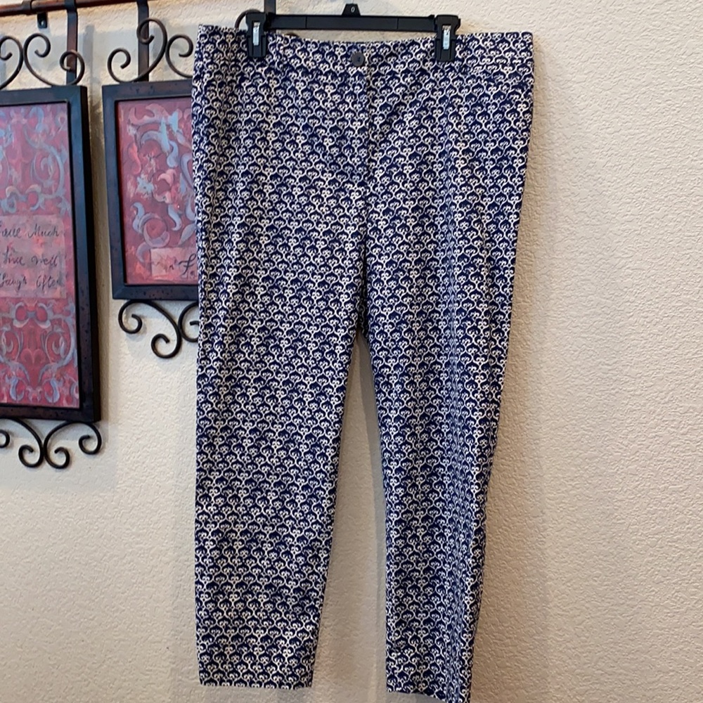 ⚡️4/$20 EUC Talbots crop pants white/blue zip/button 4 pkt